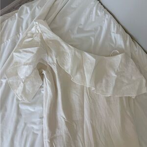 Elegant Off-Shoulder Cream Maxi Dress